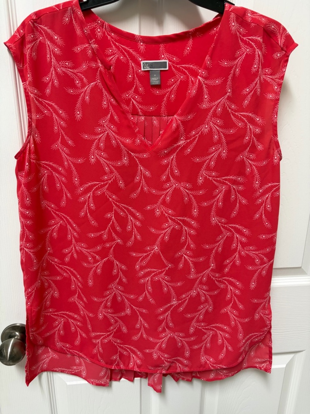 Chelsea28 Red V-Neck Printed Sleeveless Top